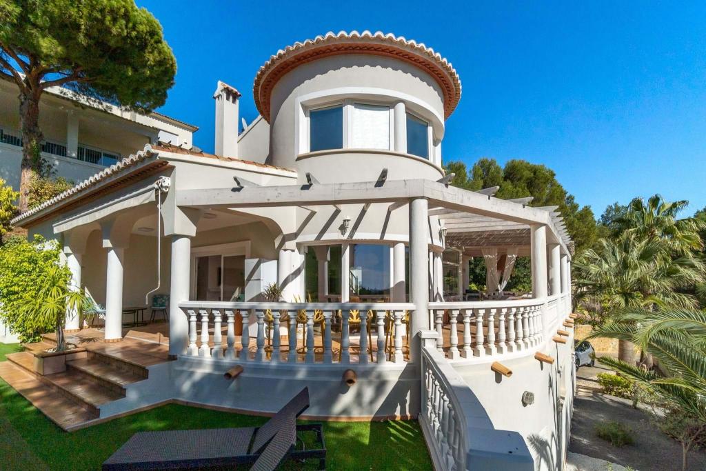 4 bed villa in Altea