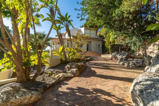4 bed villa in Altea
