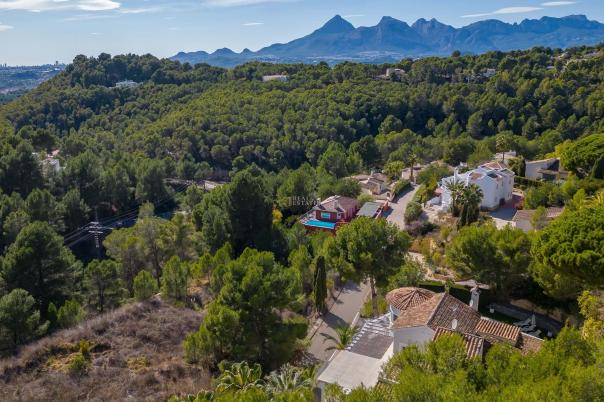 4 bed villa in Altea