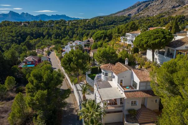 4 bed villa in Altea