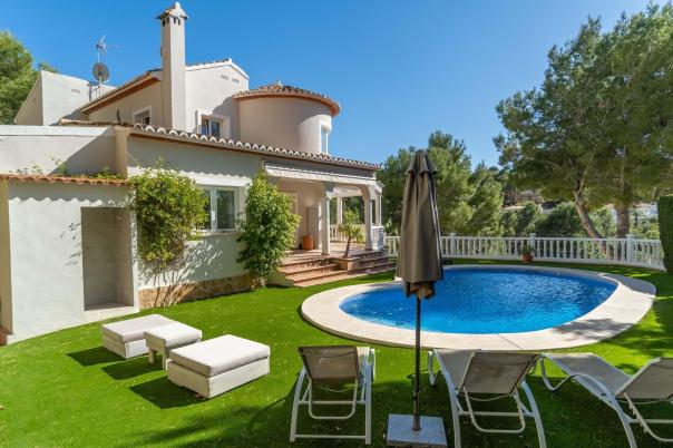 4 bed villa in Altea