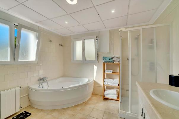 4 bed villa in Altea
