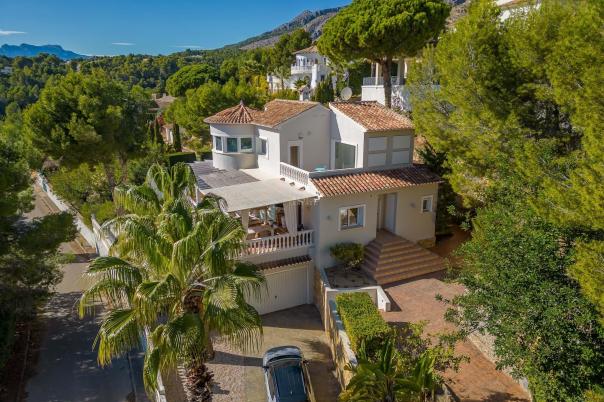 4 bed villa in Altea