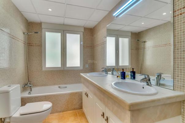 4 bed villa in Altea