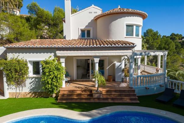 4 bed villa in Altea