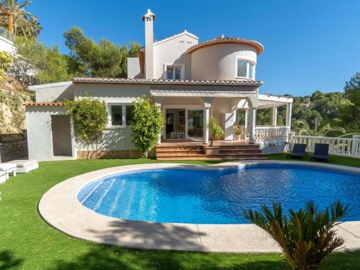 4 bed villa in Altea