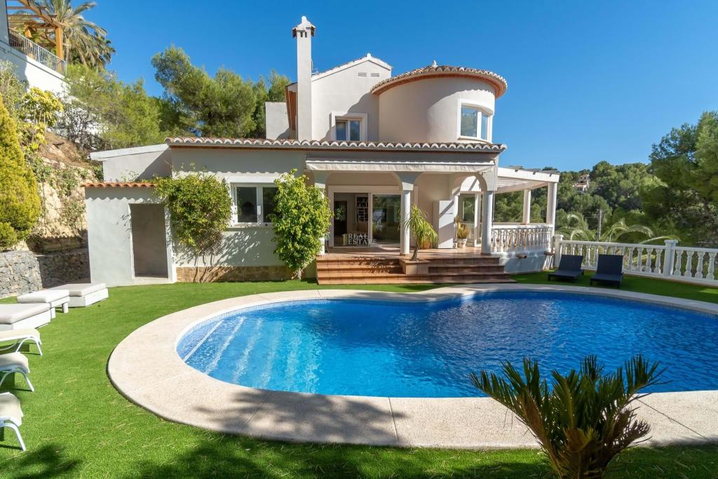 4 bed villa in Altea