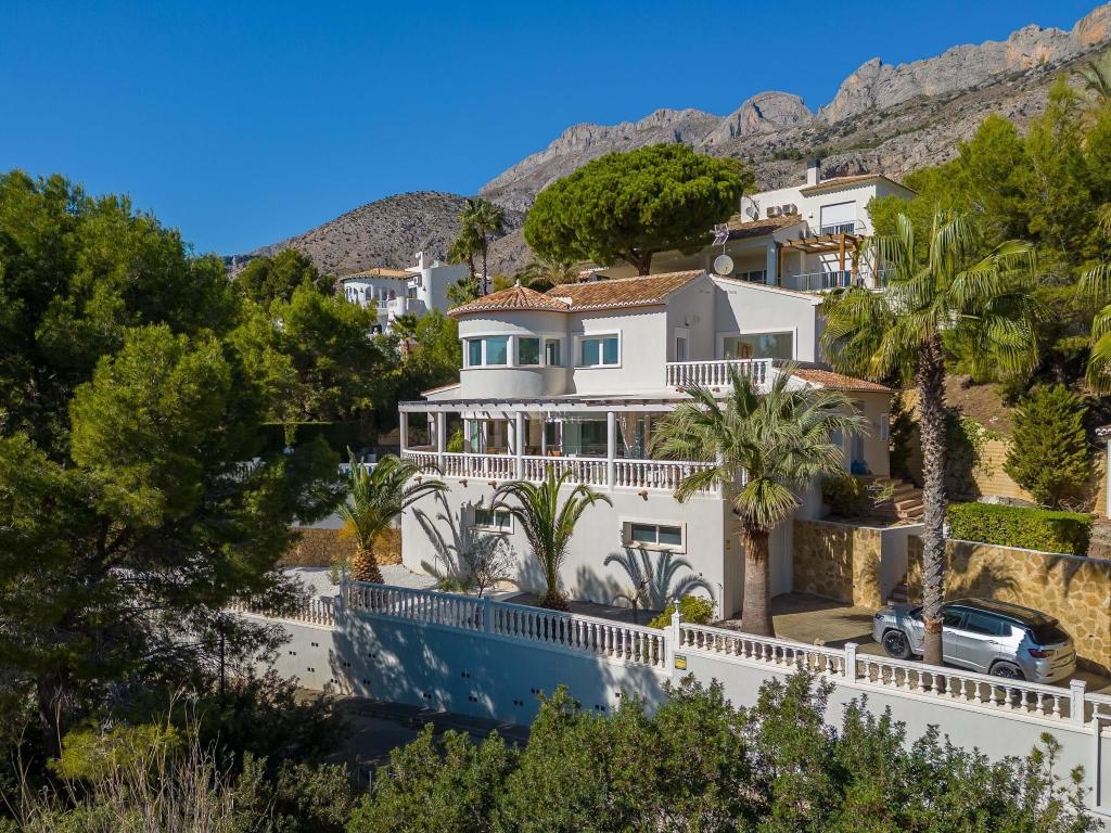 4 bed villa in Altea