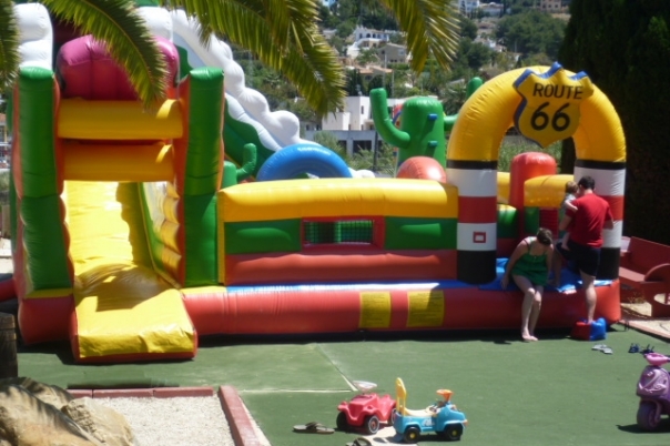 Brevis Moraira - Mini Golf, Bar, Tapas, Barbecue, Paella & Kids Parties