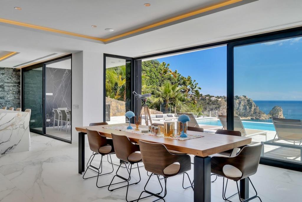 5 bed villas in Javea