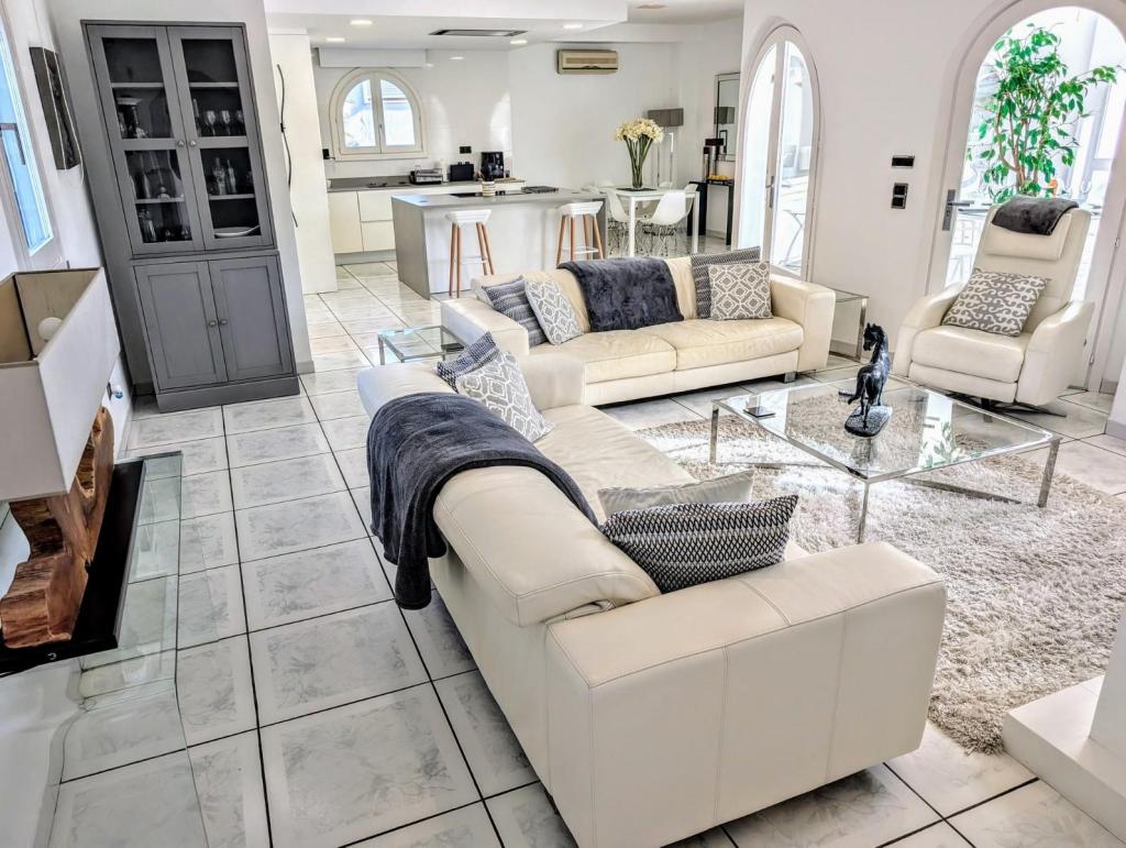 3 bed villas in Moraira
