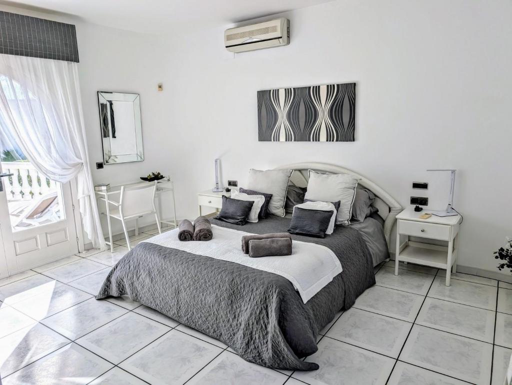 3 bed villas in Moraira