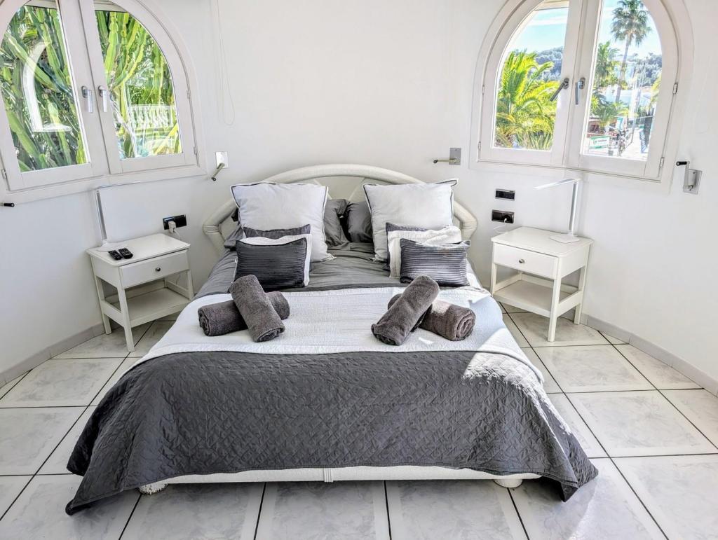 3 bed villas in Moraira