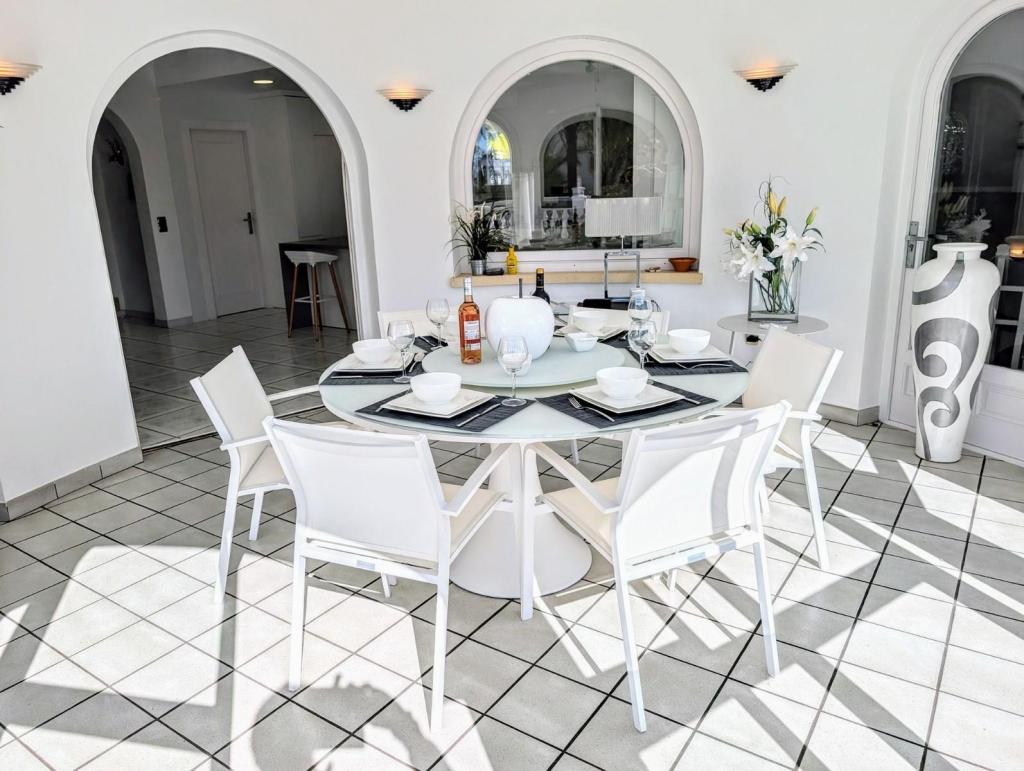 3 bed villas in Moraira