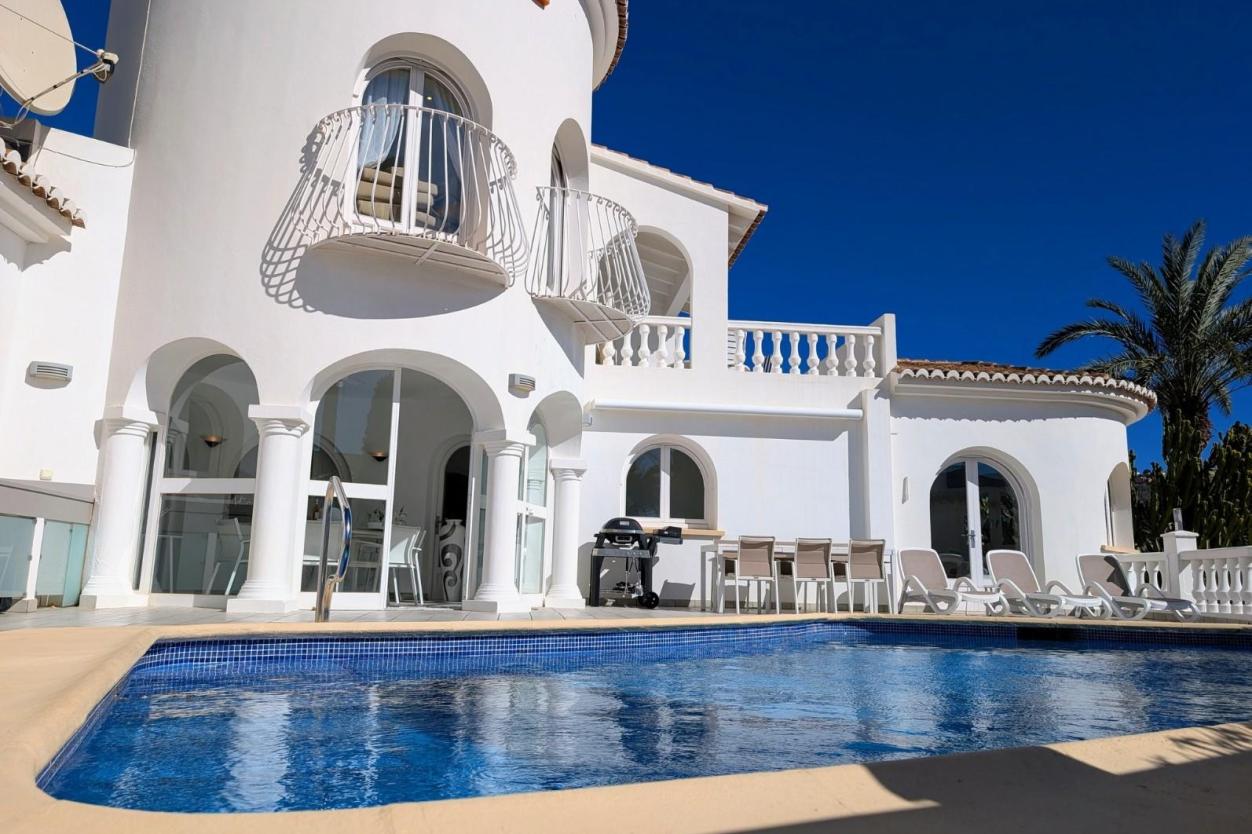 3 bed villas in Moraira
