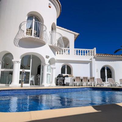 3 bed villas in Moraira
