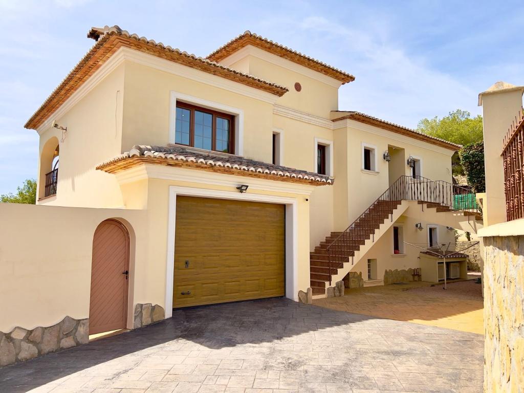 5 bed villa in Moraira