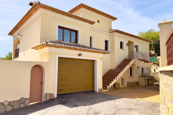 5 bed villa in Moraira