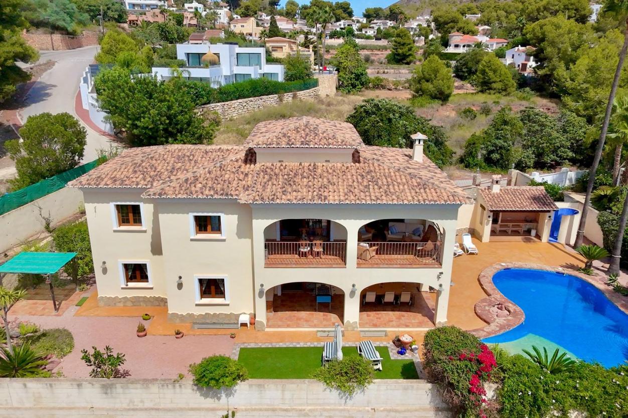 5 bed villa in Moraira