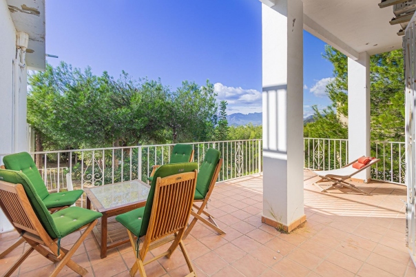 5 bed villa in Altea