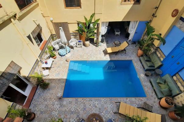 8 bed townhouse in Sanet y Negrals