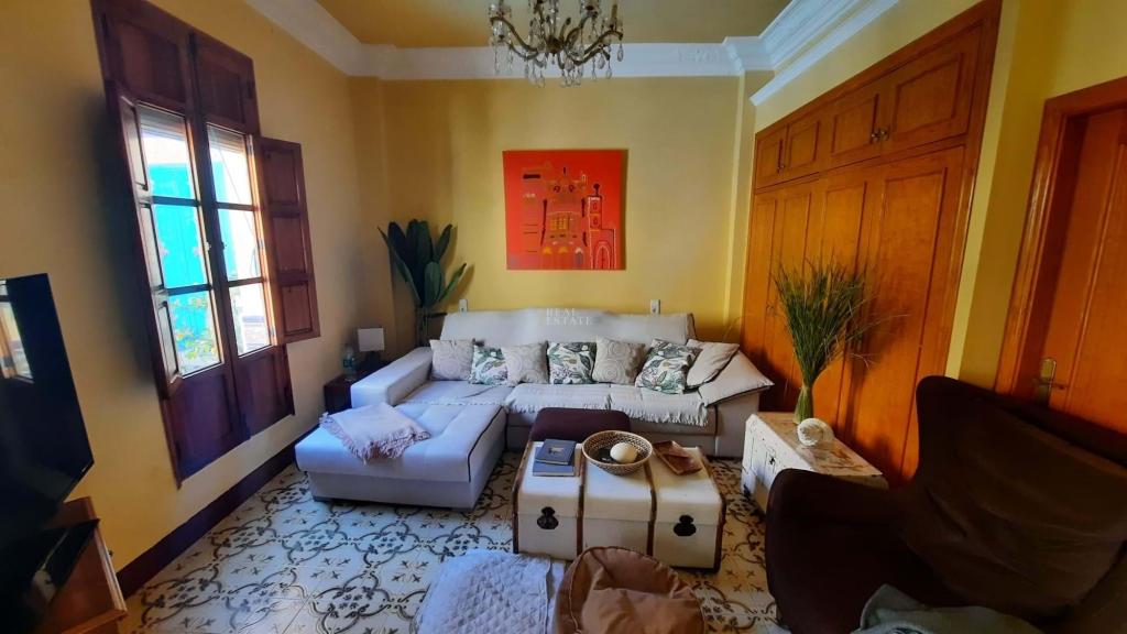 8 bed townhouse in Sanet y Negrals