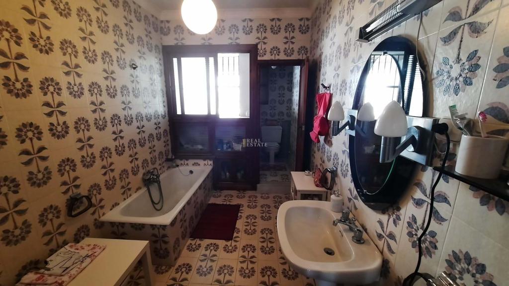 8 bed townhouse in Sanet y Negrals