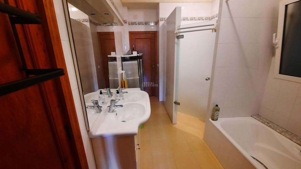 8 bed townhouse in Sanet y Negrals