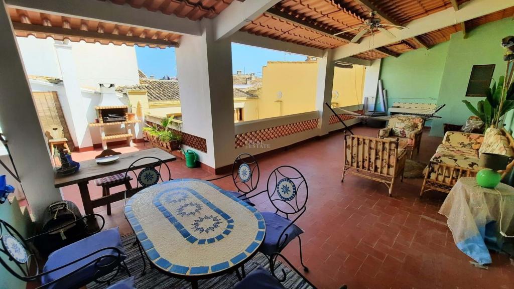 8 bed townhouse in Sanet y Negrals