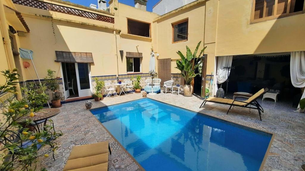 8 bed townhouse in Sanet y Negrals