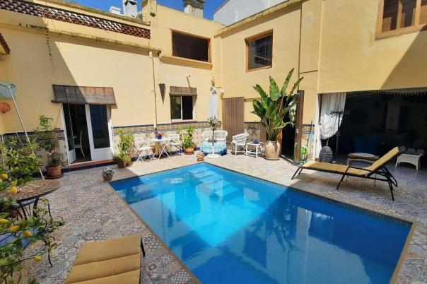 8 bed townhouse in Sanet y Negrals