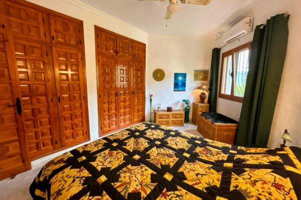 4 bed villa in Jalón
