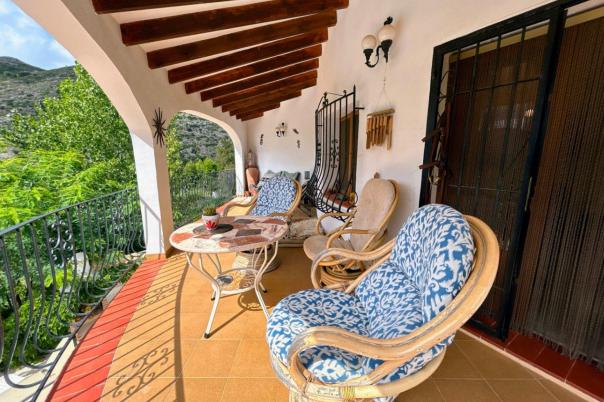 4 bed villa in Jalón