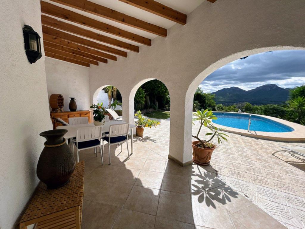 4 bed villa in Jalón