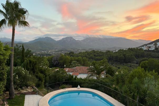 4 bed villa in Jalón