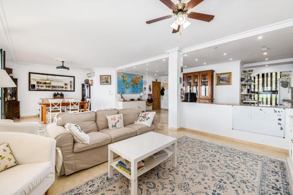 2 bed apartment in Altea