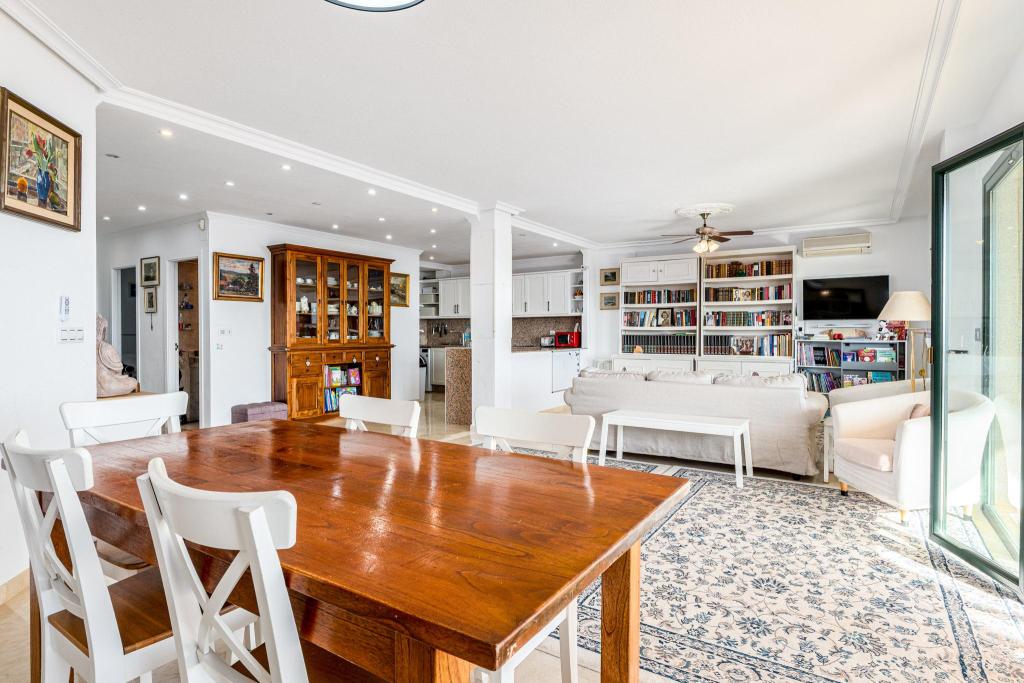 2 bed apartment in Altea