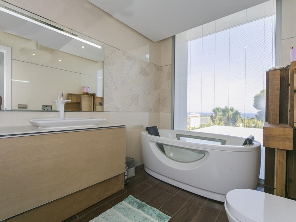 6 bed villa in Moraira