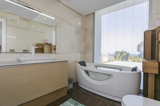 6 bed villa in Moraira
