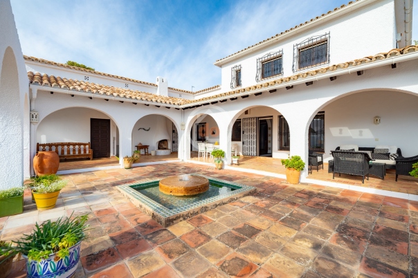 5 bed villa in Benissa