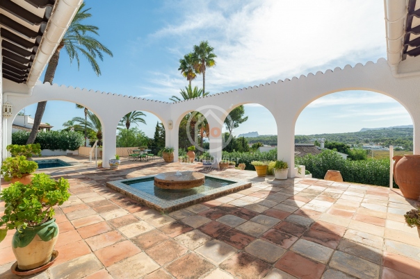 5 bed villa in Benissa