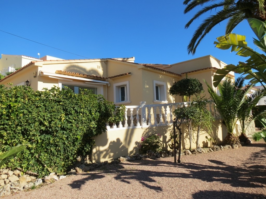 CB Property Sales - Estate Agents Moraira