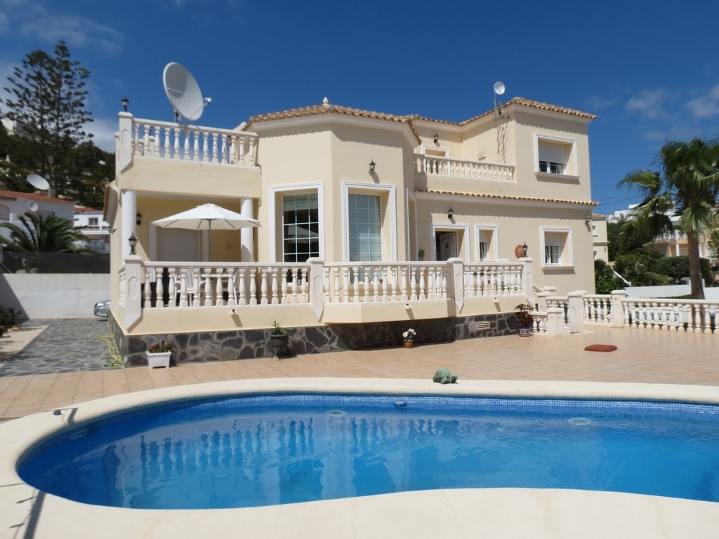 CB Property Sales - Estate Agents Moraira