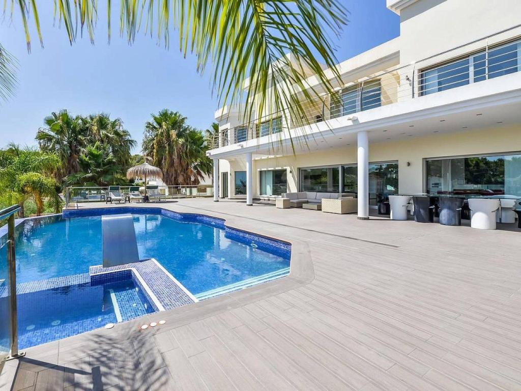 6 bed villas in Benissa