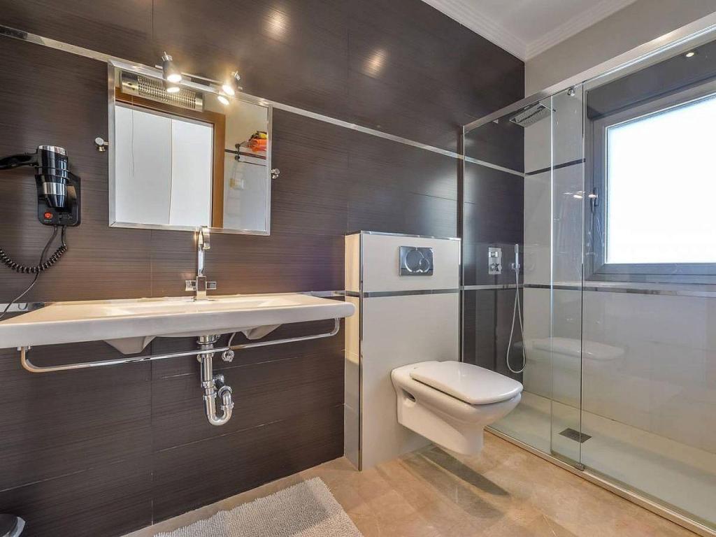 6 bed villas in Benissa