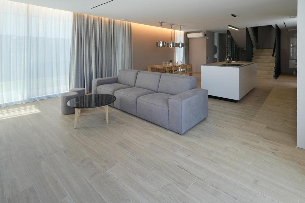 5 bed villa in Albir