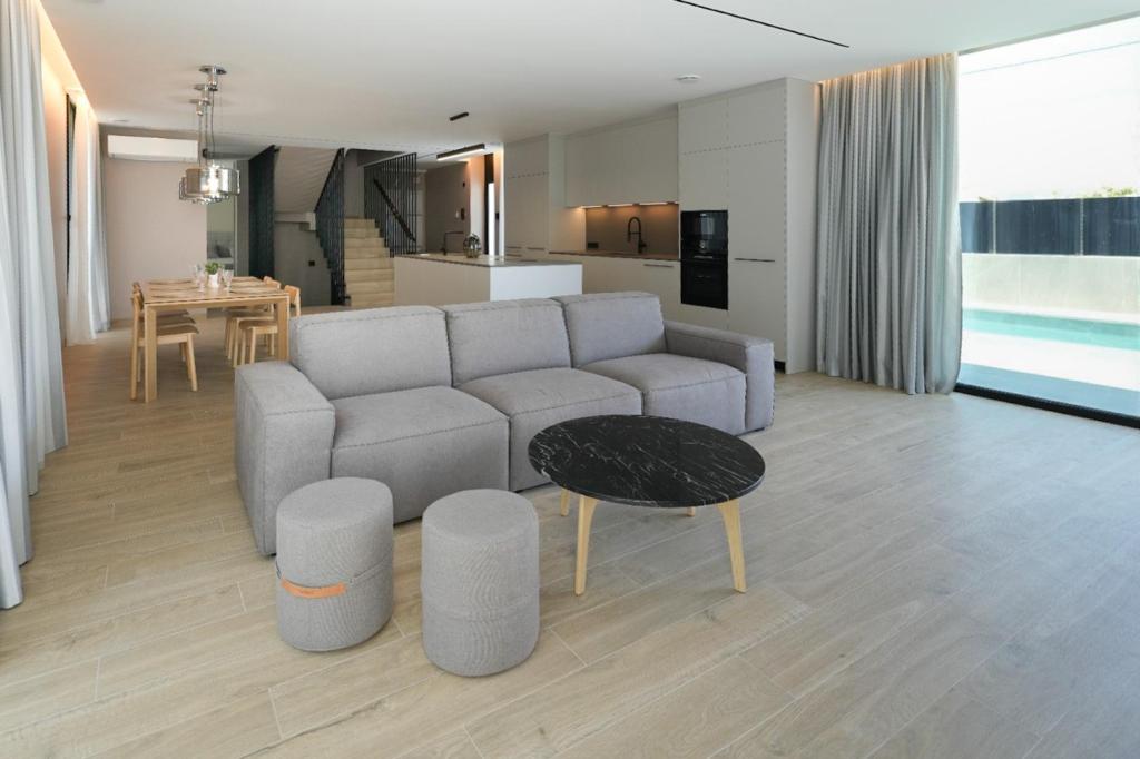 5 bed villa in Albir
