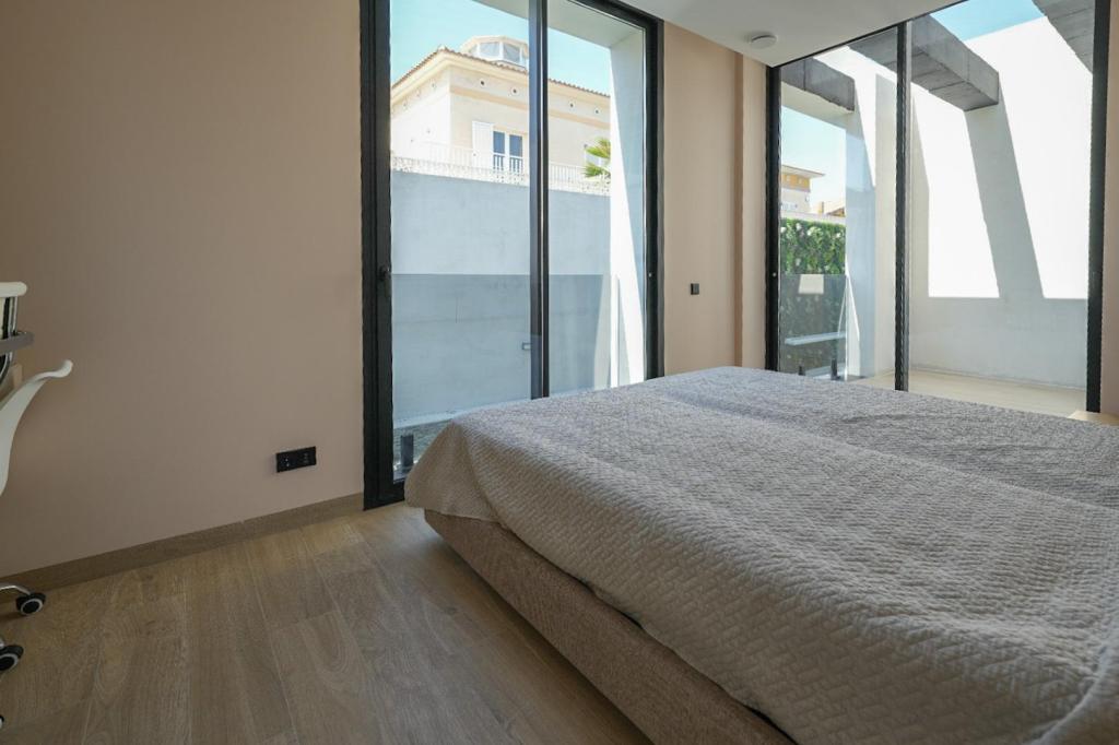 5 bed villa in Albir