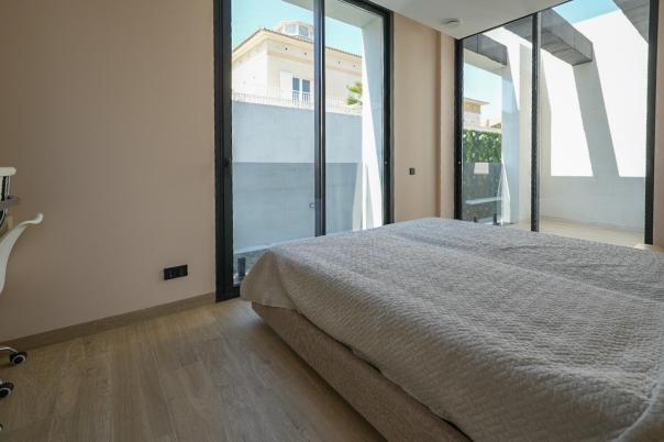 5 bed villa in Albir