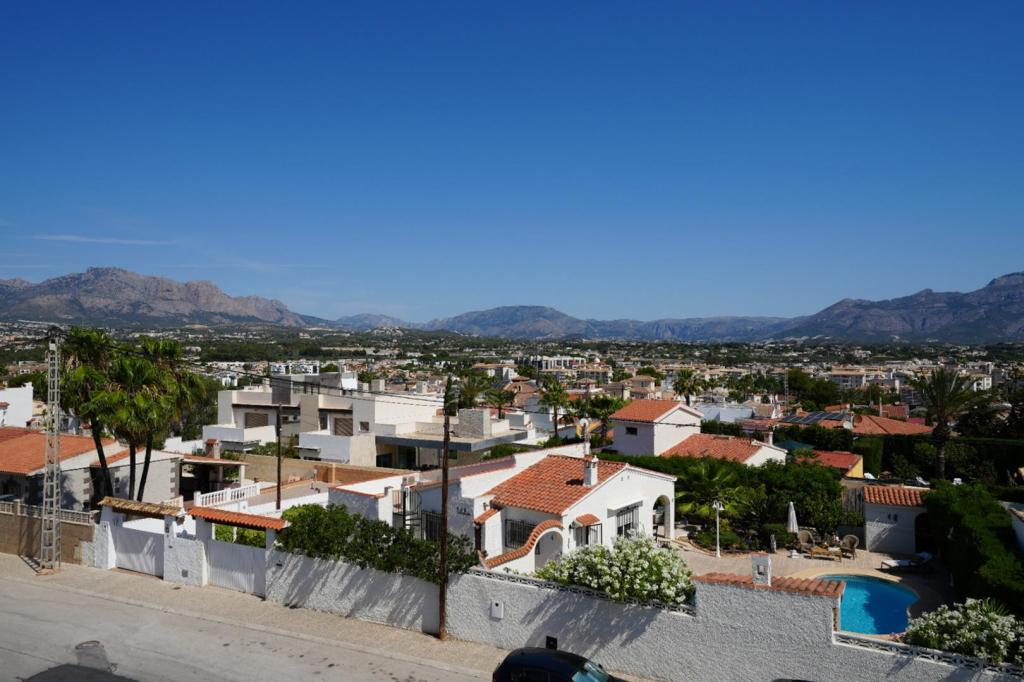 5 bed villa in Albir